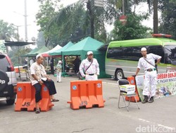 Jelang Sidang Ke-12 Ahok,  Massa Mulai Padati Gedung Kementan