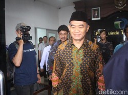 Salat Tarawih dan Idul Fitri Boleh Digelar di Luar Rumah, Tapi...