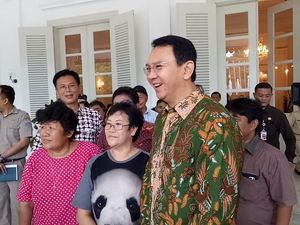 Datang ke Balai Kota, Ibu Ini Curhat ke Ahok soal Banjir di Bangka