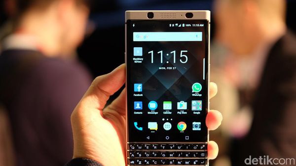 Seperti Ini Penampakan BlackBerry KEYone 2