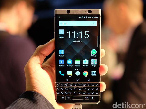 Seperti Ini Penampakan BlackBerry KEYone 2