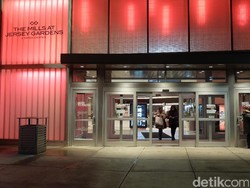 Belanja Tas Branded Harga Super Miring di Jersey Gardens, Awas Kalap!