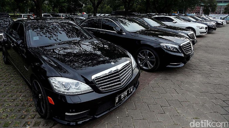Rombongan Raja Salman di Bali Gunakan 200 Alphard dan 100 Mercy Rombongan Raja Salman di Bali Gunakan 200 Alphard dan 100 Mercy