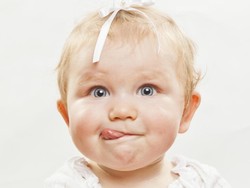 Umur 1 Tahun Kok Belum Tumbuh Gigi, Normalkah?