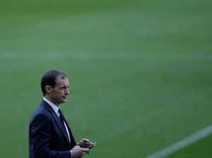 Allegri Tak Pikirkan Treble Allegri Tak Pikirkan Treble