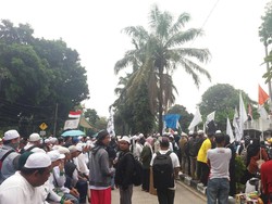 Kian Siang, Massa Pengawal Sidang Ahok di Kementan Makin Ramai