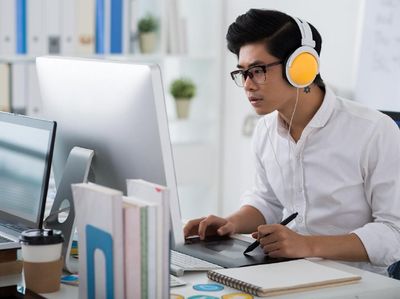 12 Orang dengan Profesi Unik yang Bikin Bingung Hingga Tertawa