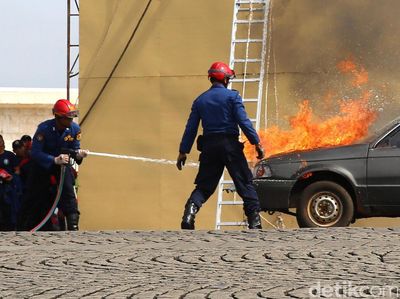 HUT ke-98, Pasukan Damkar Unjuk Kemampuan