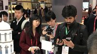 Menjajal Ponsel Oppo Berteknologi 5X Zoom