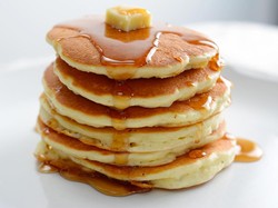 3 Resep Pancake Klasik yang Lembut dengan Aneka Topping Untuk Sarapan