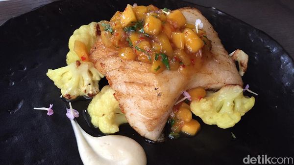 Enaknya Seafood Risotto dan Ikan Toothfish Saus Mangga di Resto Prancis Ini