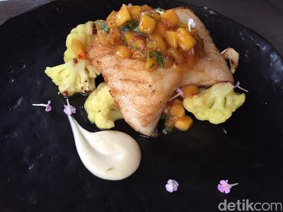 Enaknya Seafood Risotto dan Ikan Toothfish Saus Mangga di Resto Prancis Ini