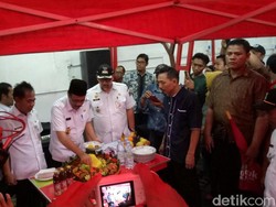 Wagub Djarot Resmikan Lokasi Sementara Bubur Ayam Barito Jaksel