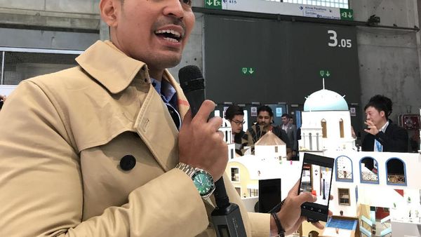 Menjajal Ponsel Oppo Berteknologi 5X Zoom