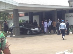 Presiden Jokowi Tiba di Halim untuk Sambut Raja Salman