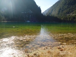 Punya Danau 5 Warna, Ini Cantiknya Taman Nasional China