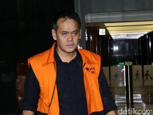 Suami Inneke Koesherawati Jalani Sidang Perdana Kasus Suap