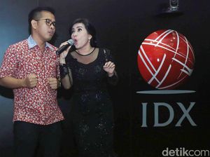 Ikke Nurjanah Goyang Bursa Efek Indonesia