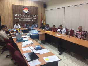 Timses Ahok-Djarot Laporkan Spanduk Paslon 3 di Setiabudi