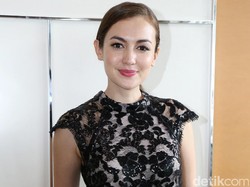 Bintangi Film Horor, Rianti Cartwright Konsul dengan Julie Estelle