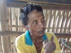 Selain Tambal Jalan Berlubang, Mbah Sadiyo Juga Hidupi Anak Yatim
