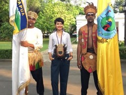 Khairiyyah Sari, Fashion Stylist di Balik 34 Baju Adat Paspampres