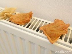 Aneh atau Unik? Teh Celup Jadi Bagian Karya Seni