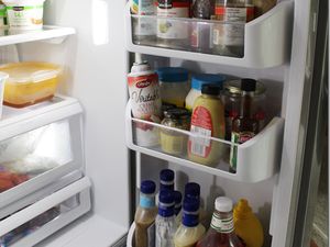 Aturan Menyimpan Bumbu dan Saus dalam Kulkas yang Perlu Kamu Tahu Aturan Menyimpan Bumbu dan Saus dalam Kulkas yang Perlu Kamu Tahu