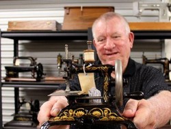 Tak Bisa Menjahit, Pria Ini Koleksi 120 Mesin Jahit