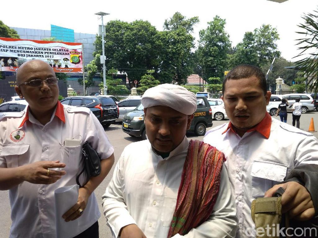 PA 212 Akan Polisikan Hendropriyono soal WNI Keturunan Arab PA 212 Akan Polisikan Hendropriyono soal WNI Keturunan Arab