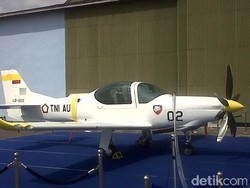 Pesawat Latih TNI AU Alami Masalah Ban di Bandara Adi Soemarmo
