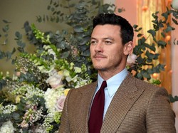 Main Bareng di Beauty and the Beast, Luke Evans Puji Emma Watson