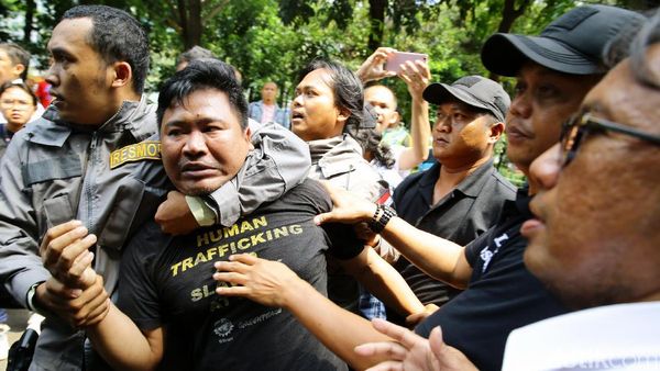 Demo di Kedubes Arab Saudi Dibubarkan