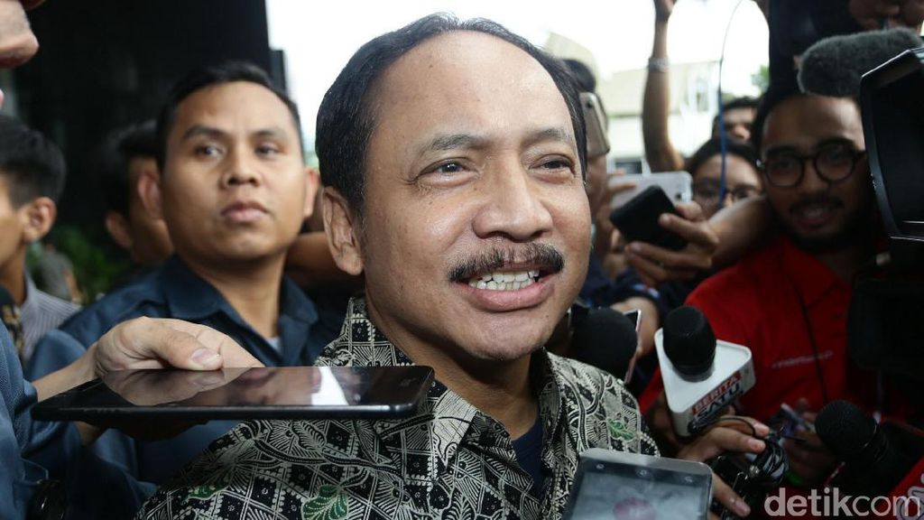 Hakim MK Suhartoyo Kembali Diperiksa KPK