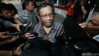 Mahfud MD, Renald Kasali dan Imam Prasojo Datangi Gedung KPK