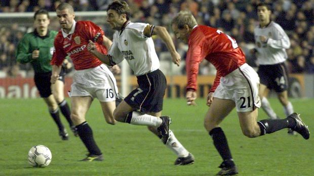 Roy Keane kerap meledak-ledak di lapangan.