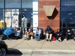 Antrean Pembeli Nintendo Switch Mengular