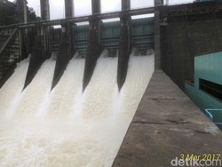 5 Pintu Waduk PLTA di Riau Dibuka, Tak Ada Desa yang Terendam