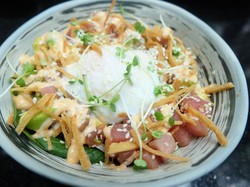 Tuna Poke Bowl dan Butter Cake Bersaus Miso Bisa Dicicipi di Resto Ini