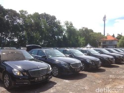 Deretan Mercy Mewah yang akan Antar Rombongan Raja Salman di Bali