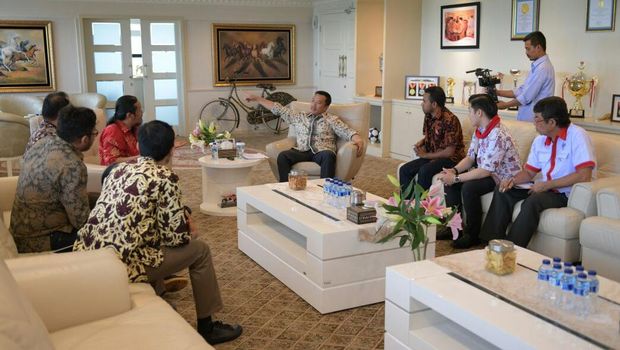 Menpora Minta Suporter Jadi Simbol Pemersatu