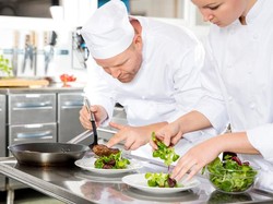 Tim Chef untuk Tamu VVIP Harus Menjaga Rahasia Menu dan Bahan