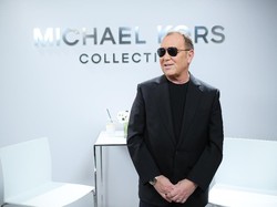 Michael Kors Beli Versace Rp 30 T, Sahamnya Melambung