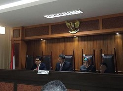 Anggota DPR Kritik Komisioner KPPU yang Bawa Anak di Meja Sidang