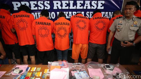 Polisi Ungkap Modus ATM Tertelan