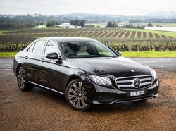 Wiper Rusak, Mercy Tarik E-Class di Australia