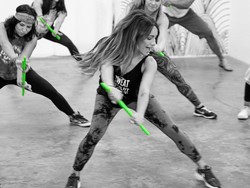 Pound Fit, Olahraga dengan Gerakan Menabuh Drum yang Kini Populer