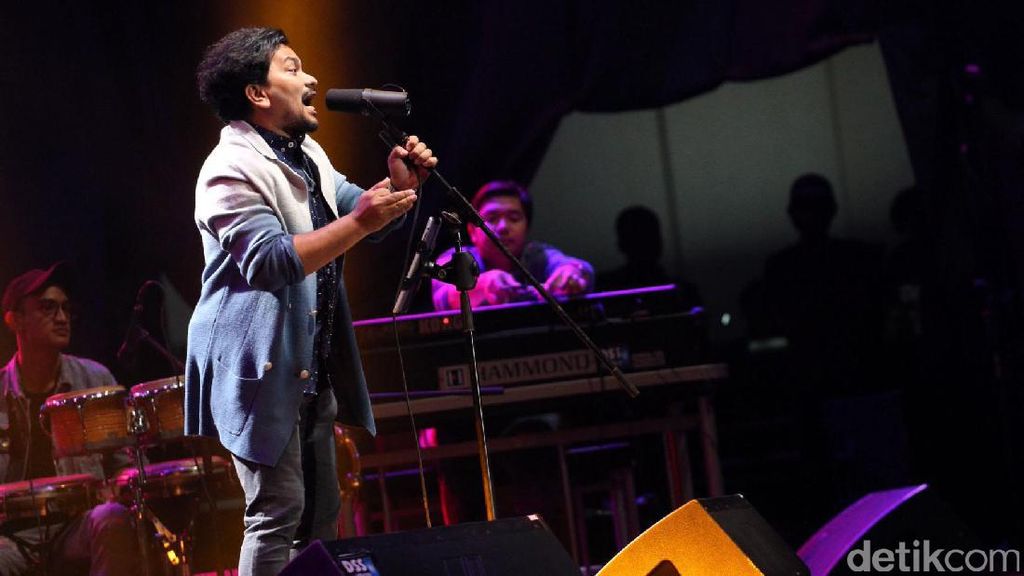 Tompi Tak Pernah Setengah Hati Tompi Tak Pernah Setengah Hati