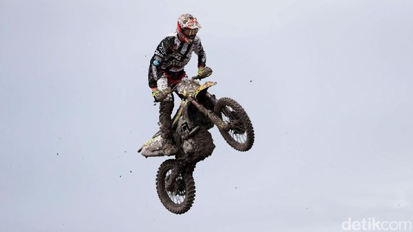 Crosser Jajal Lintasan MXGP di Pangkalpinang