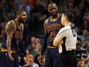 LeBron Bicara Soal Perpisahannya dengan Kyrie Irving LeBron Bicara Soal Perpisahannya dengan Kyrie Irving